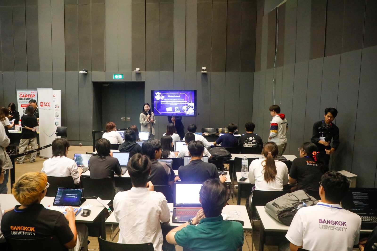 AI Mini Hackathon competition room