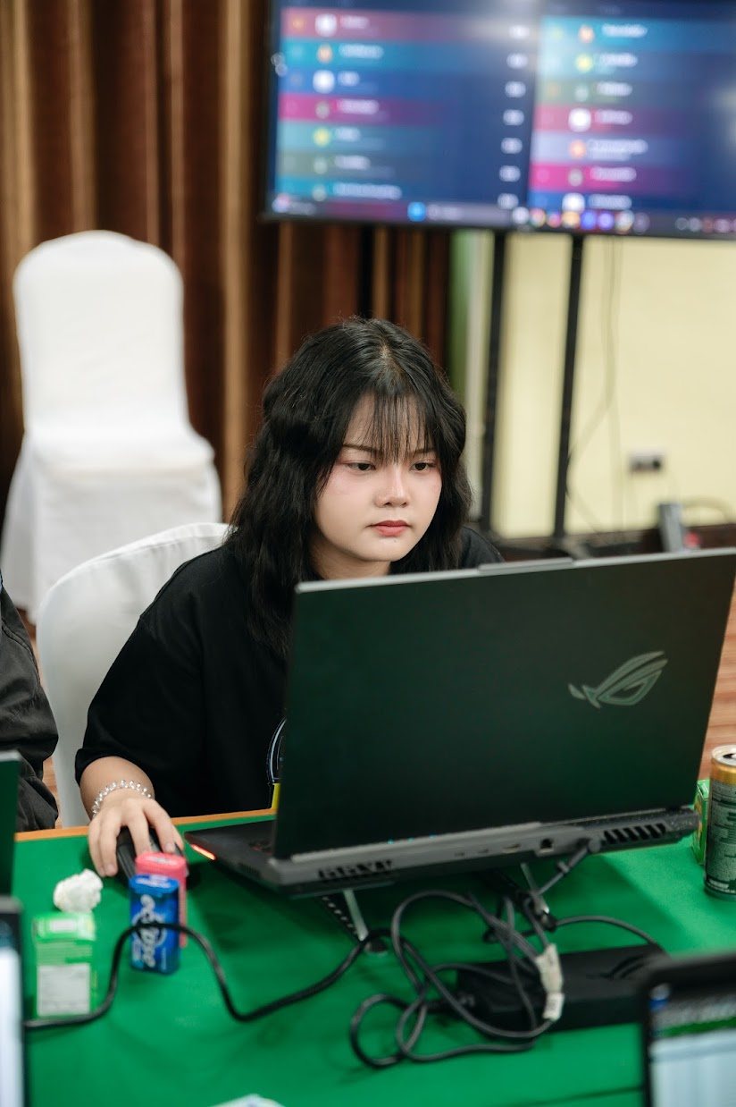 Working through a challenge with the scoreboard behind